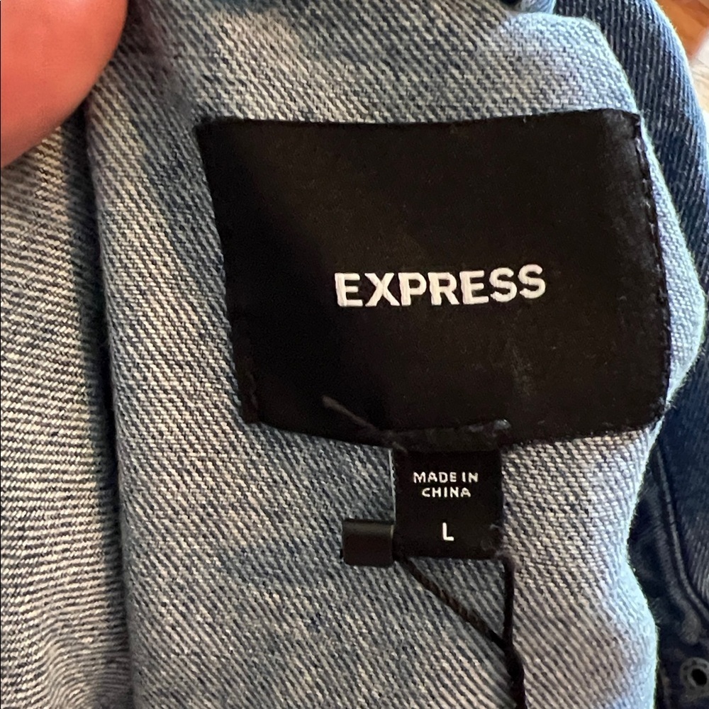 NWT EXPRESS Classic Blue Denim Shirt Jacket Oversized Style Snap Closure L - Picture 9 of 9